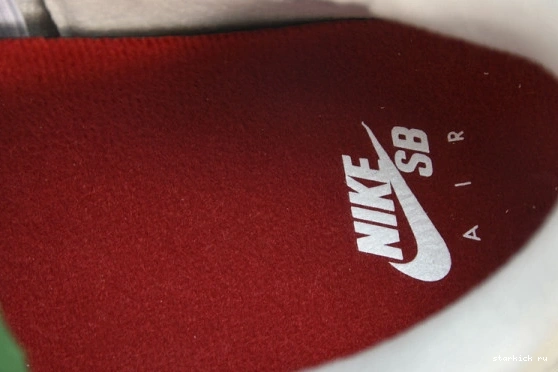   DR5415-103 Green Retro  4 SB Jordan DR5415-103 Pine 0310